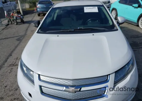 2014 Chevrolet Volt из США, поврежденный, VIN 1G1RE6E49EU152598
